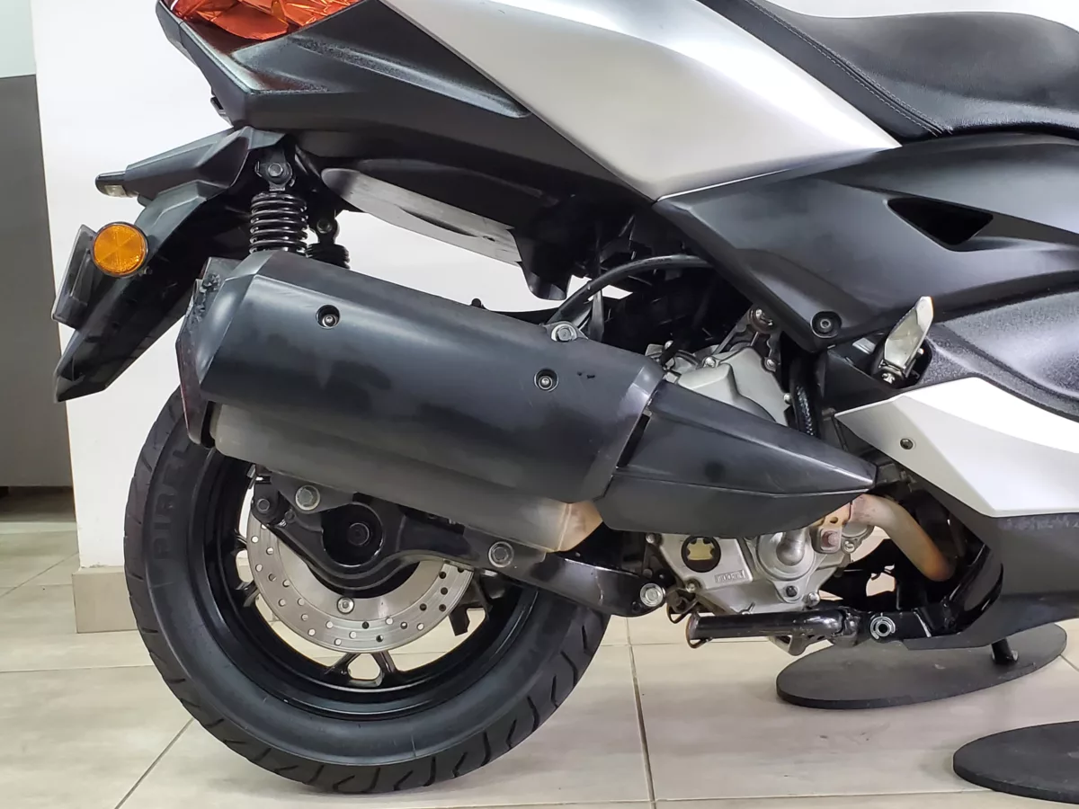 YAMAHA XMAX 300 2019 — foto 12