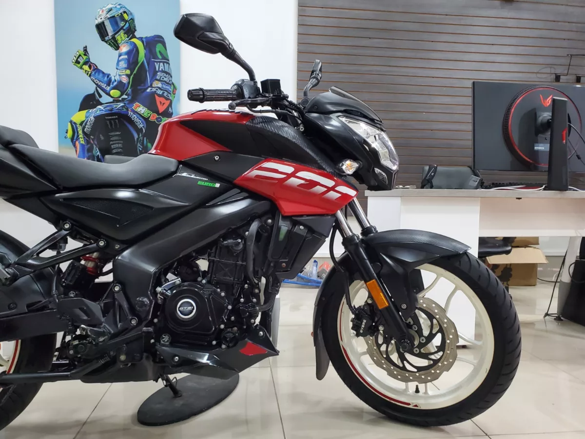 Bajaj Pulsar 200 Ns fi 2022 — foto 3