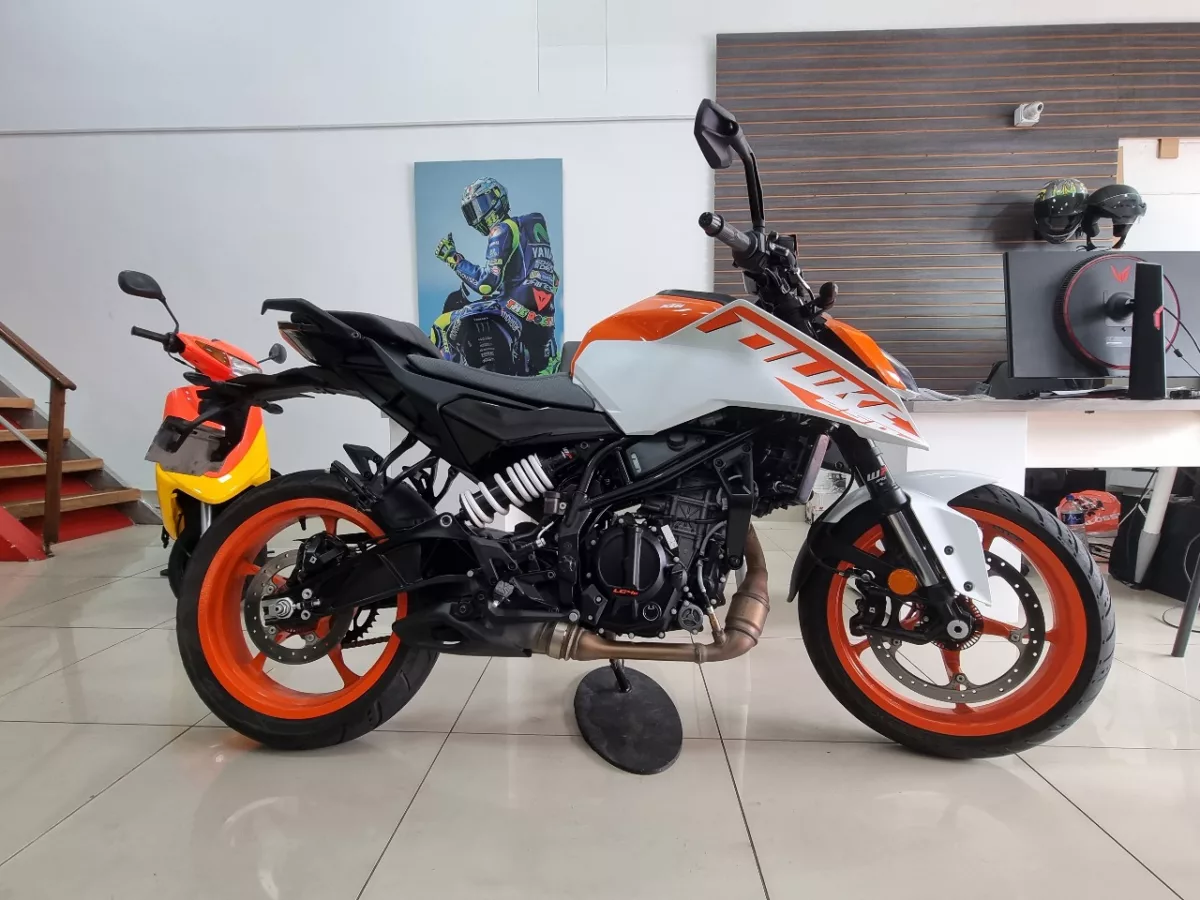 KTM Duke 250 3 generacion G3 2024 — foto 1