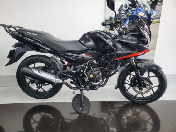 BAJAJ DISCOVER 150 2018