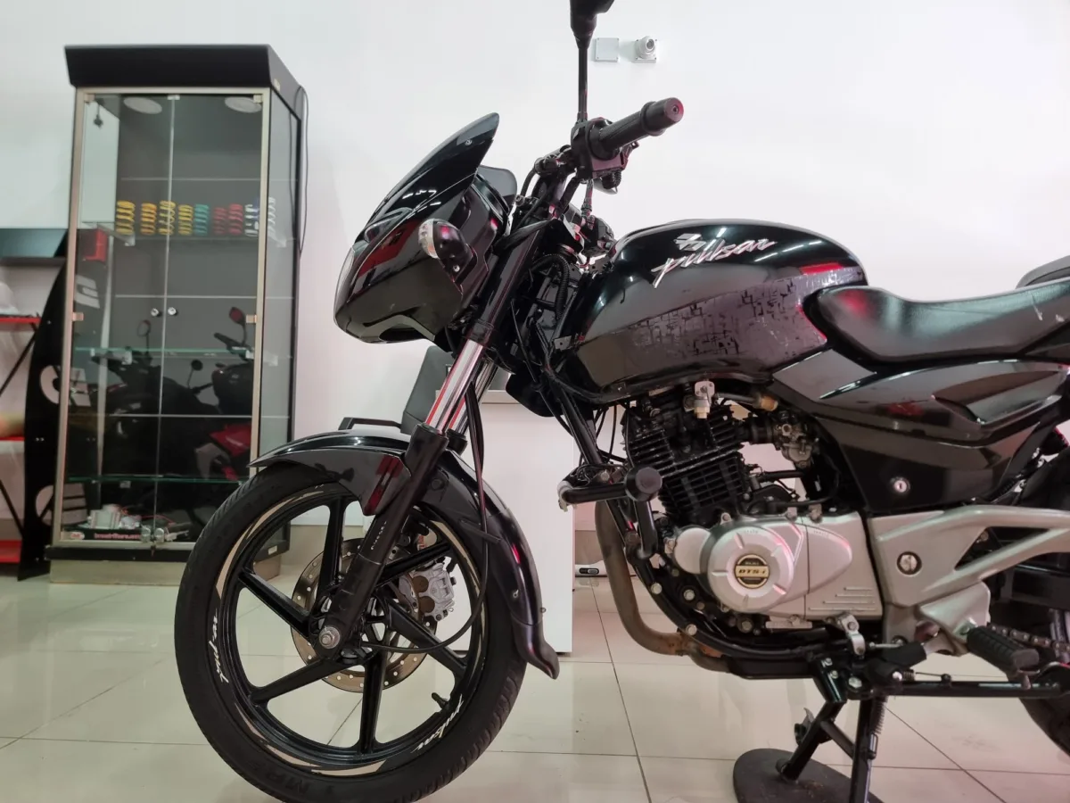 Bajaj Pulsar 180 GT 2017 — foto 13