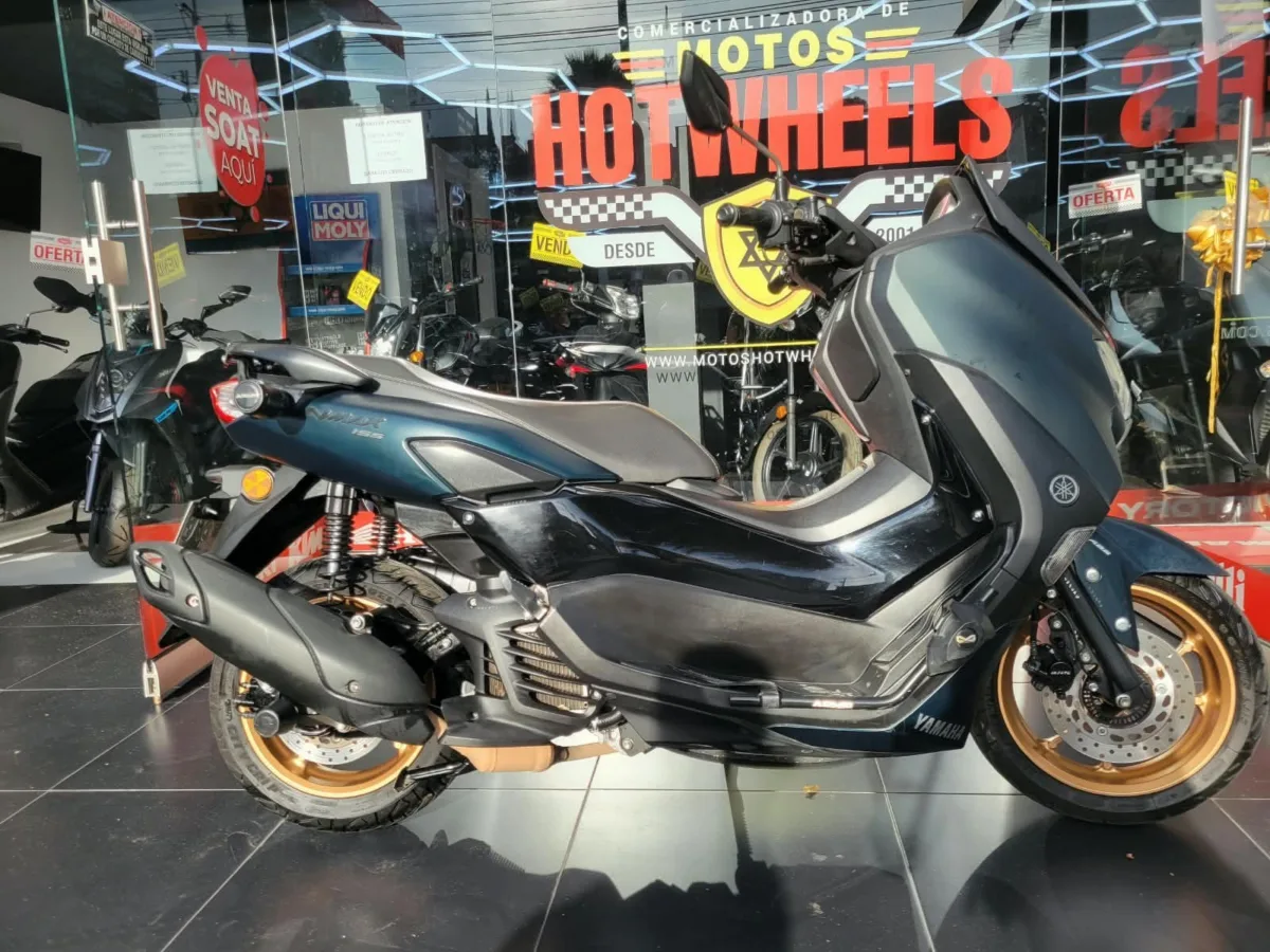 YAMAHA NMAX CONNECTED 2024 — foto 1